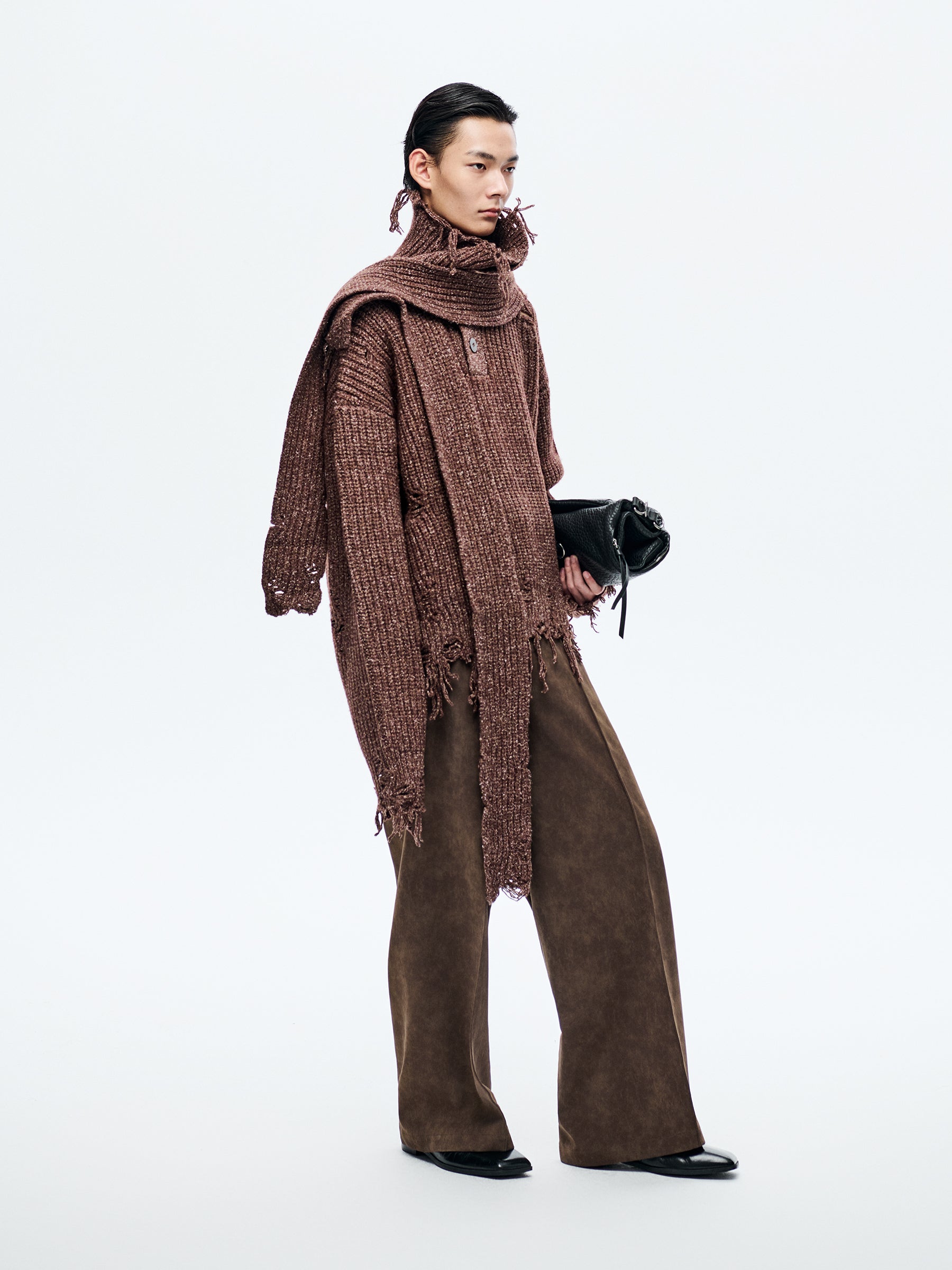 BROWN DISTRESSED TURTLENECK SWEATER