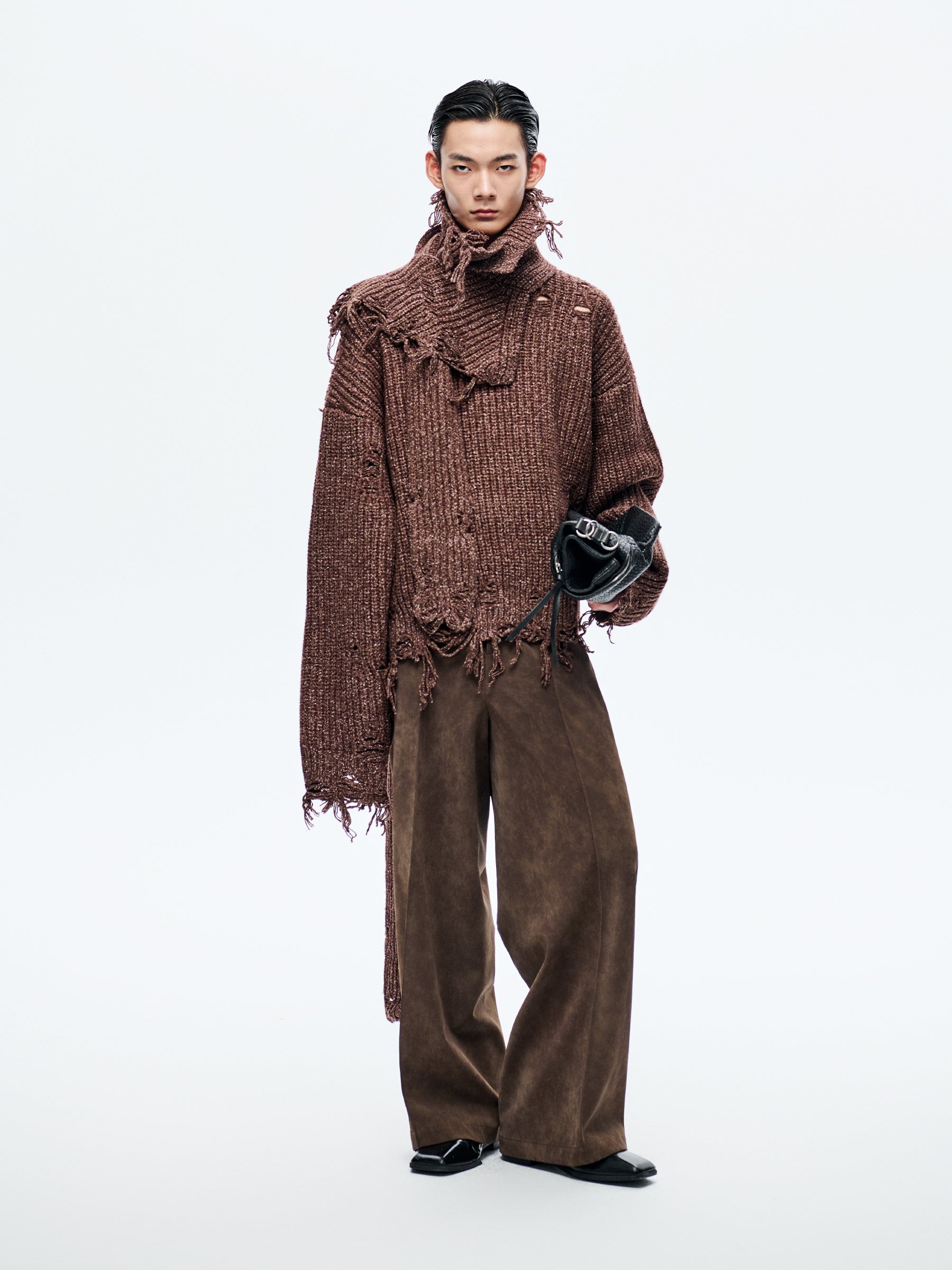 BROWN DISTRESSED TURTLENECK SWEATER