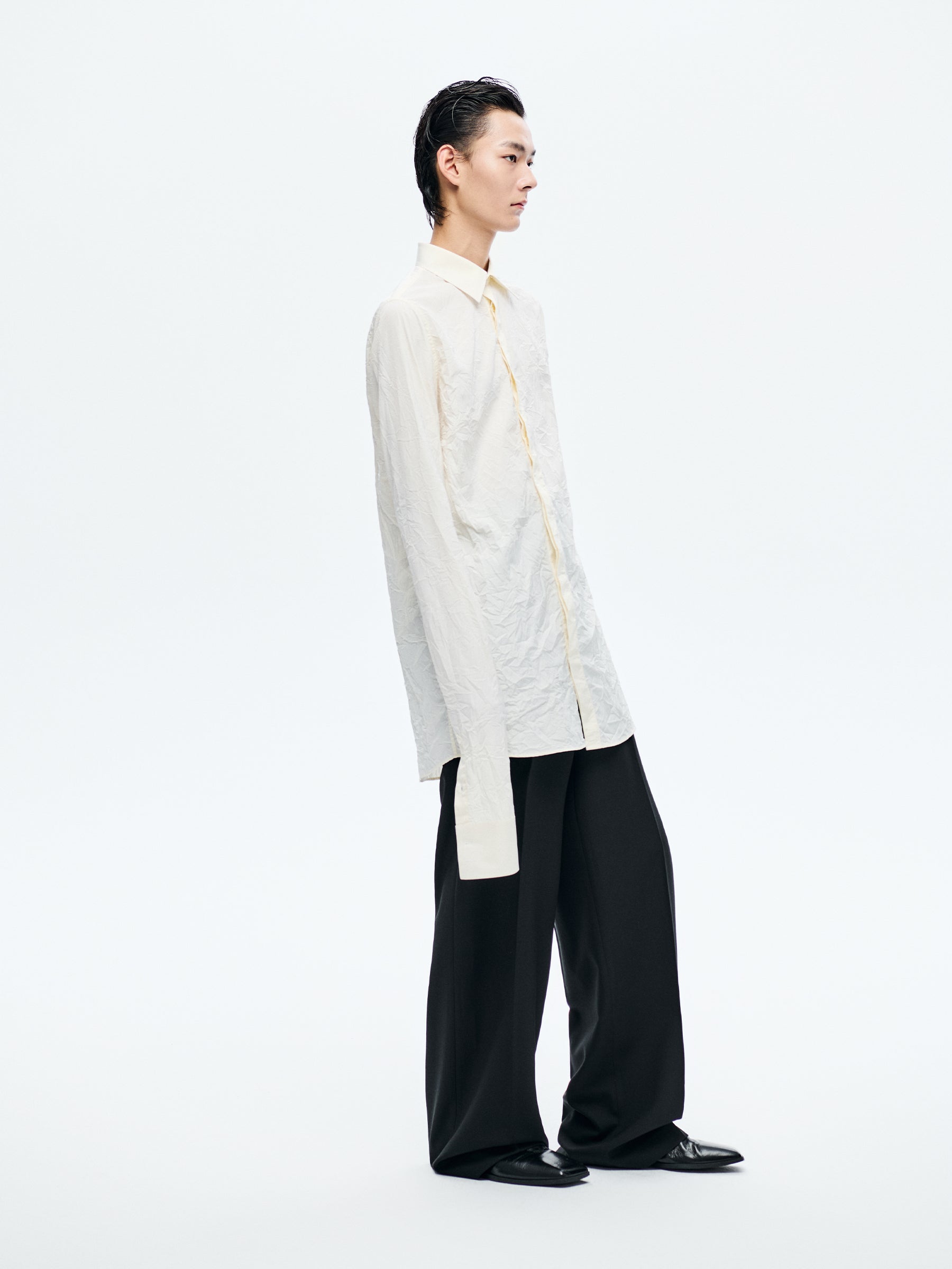 WHITE TEXTURE PLEATED SLEEVE SHIRT