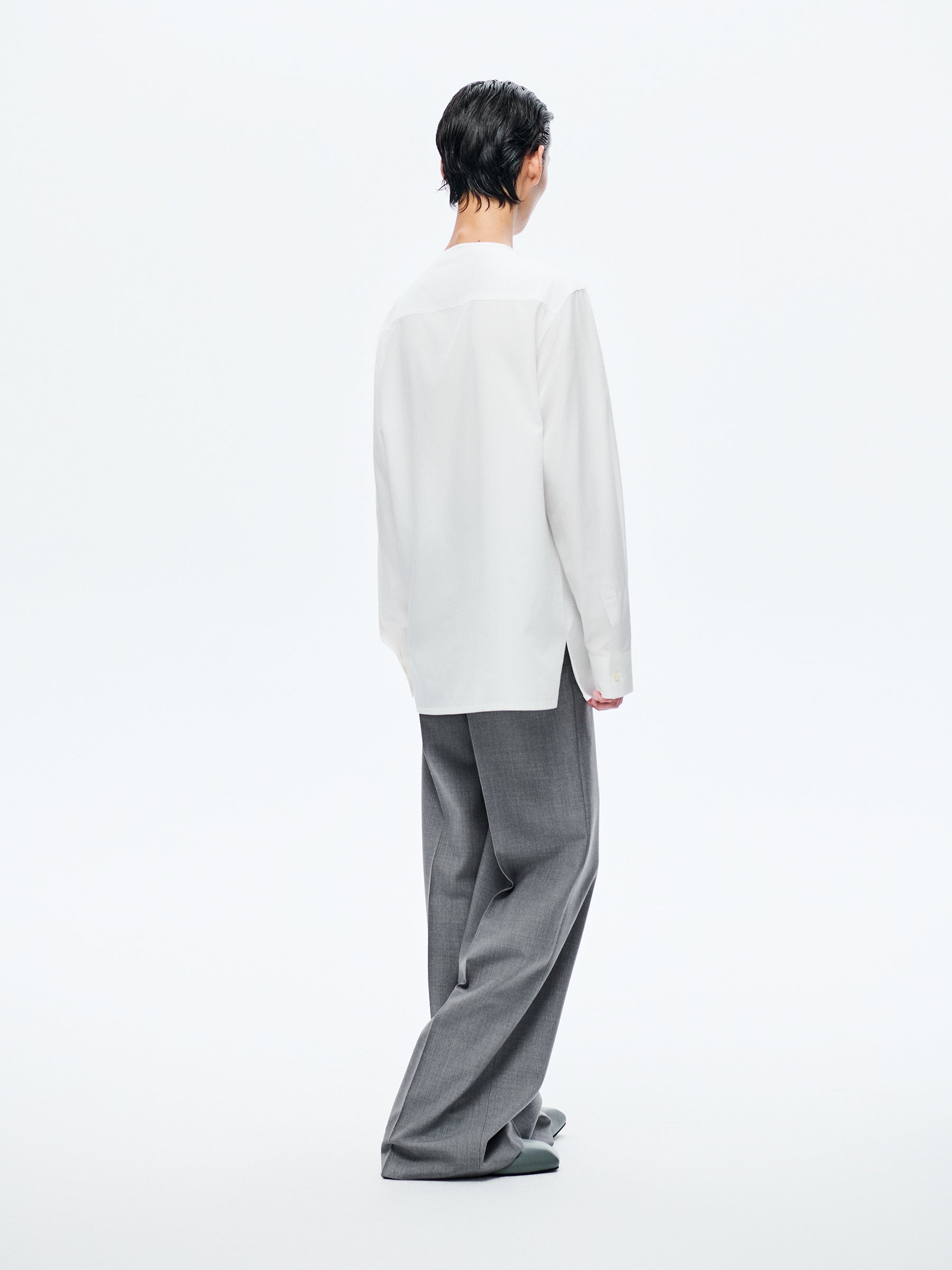 WHITE CREW NECK ASYMMETRIC SHIRT