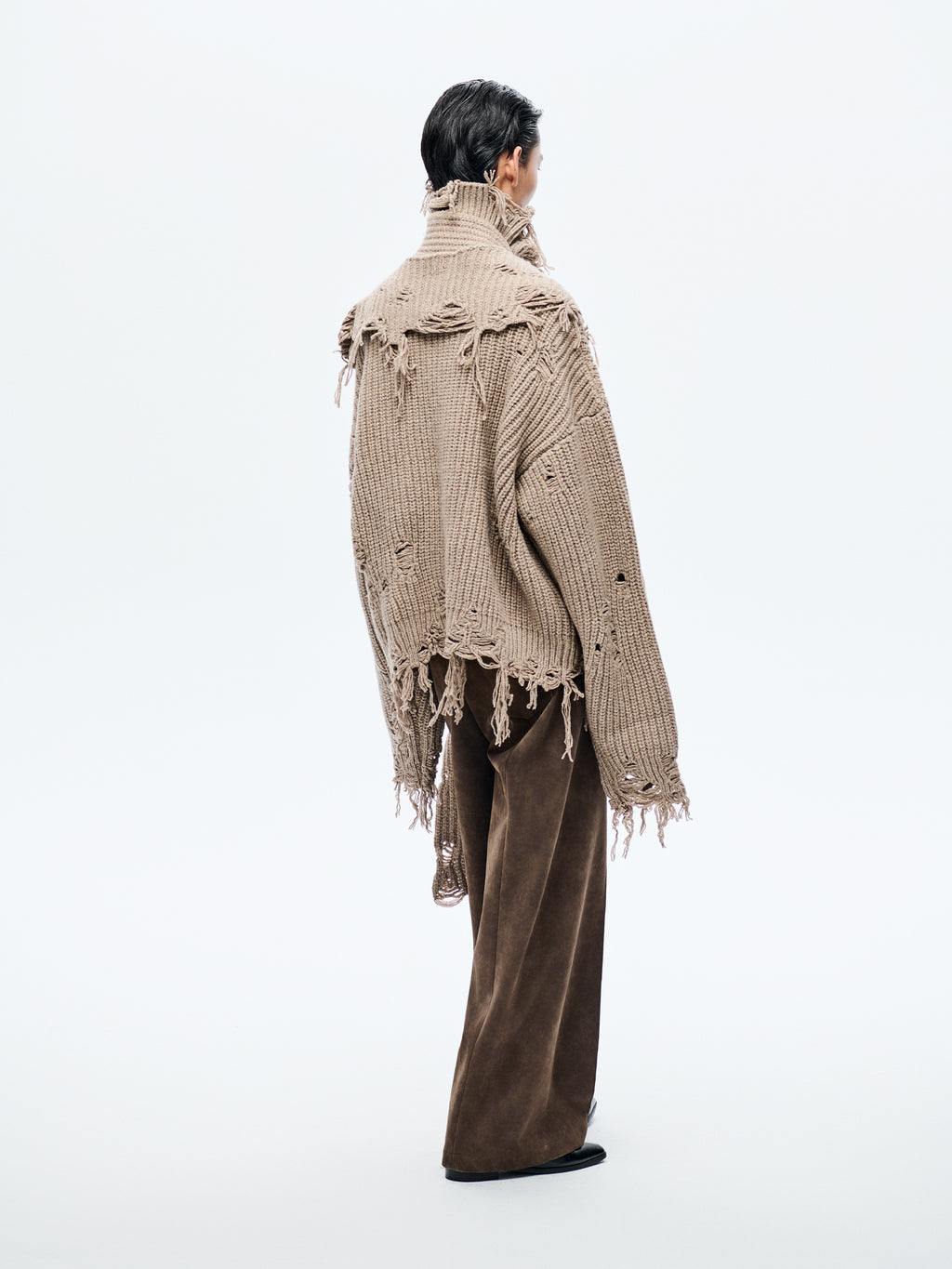 OATMEAL DISTRESSED TURTLENECK SWEATER