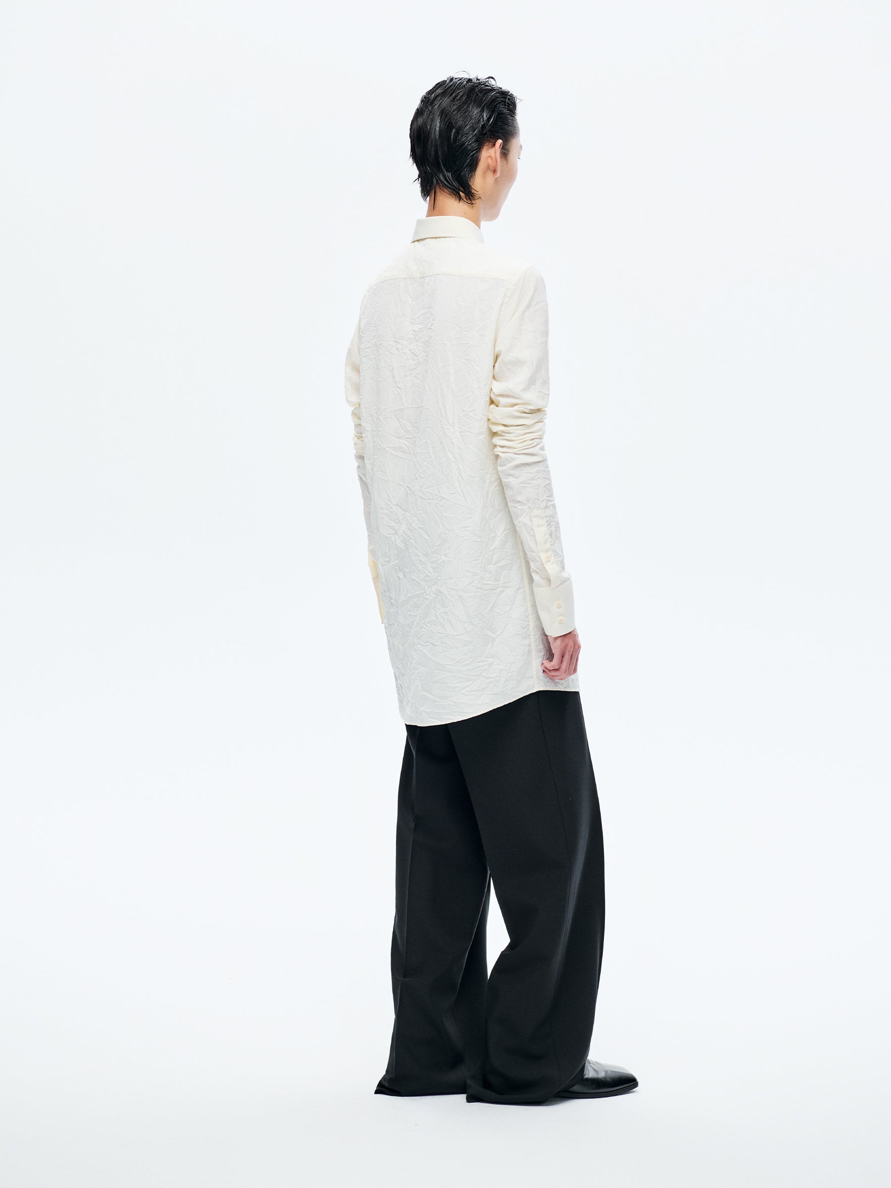 WHITE TEXTURE PLEATED SLEEVE SHIRT