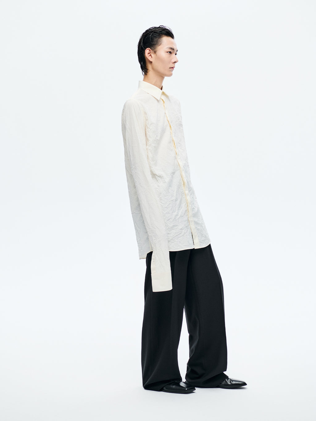 WHITE TEXTURE PLEATED SLEEVE SHIRT