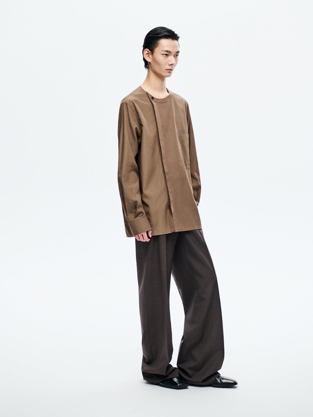 BROWN CREW NECK ASYMMETRIC SHIRT
