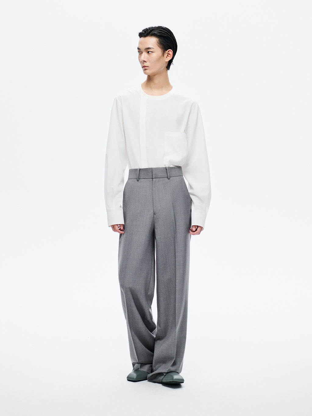 WHITE CREW NECK ASYMMETRIC SHIRT