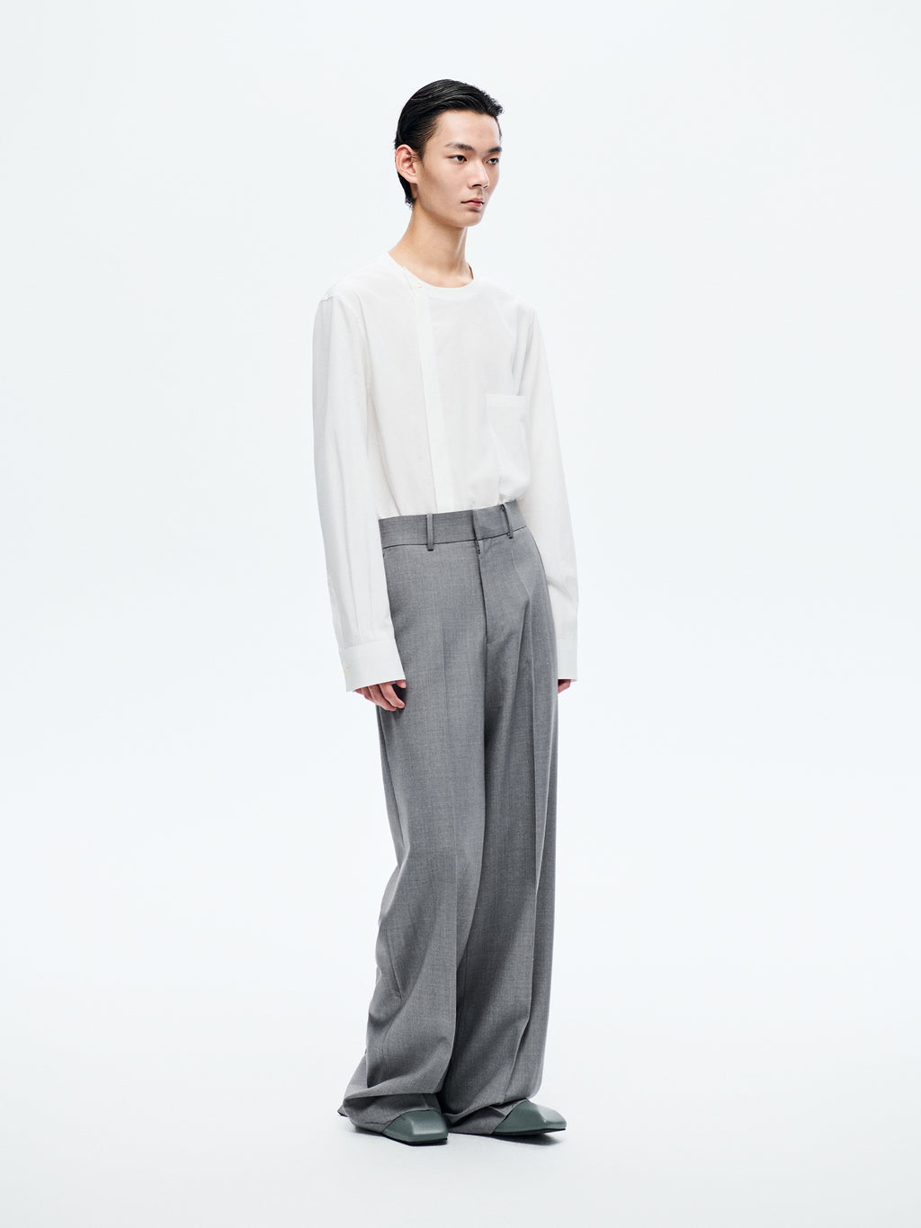 WHITE CREW NECK ASYMMETRIC SHIRT