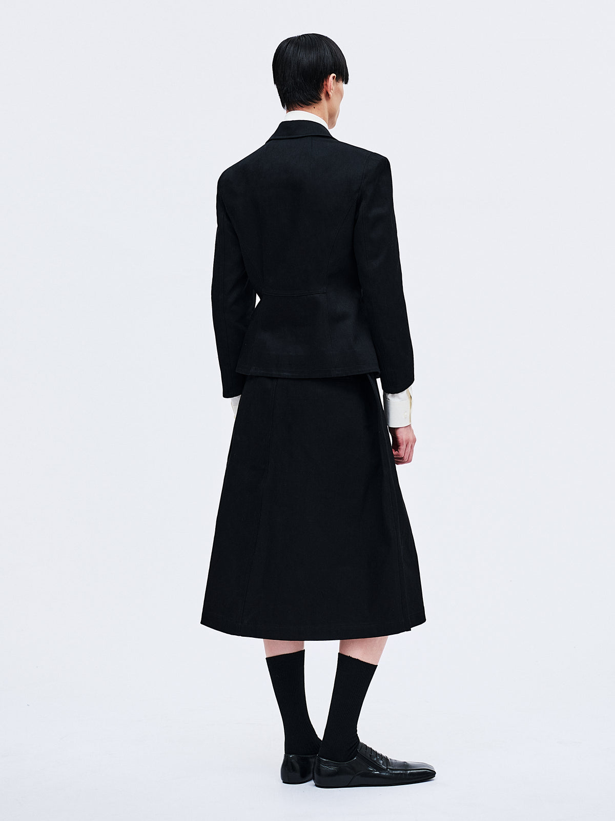 BLACK WAIST DEFINED SHORT BLAZER